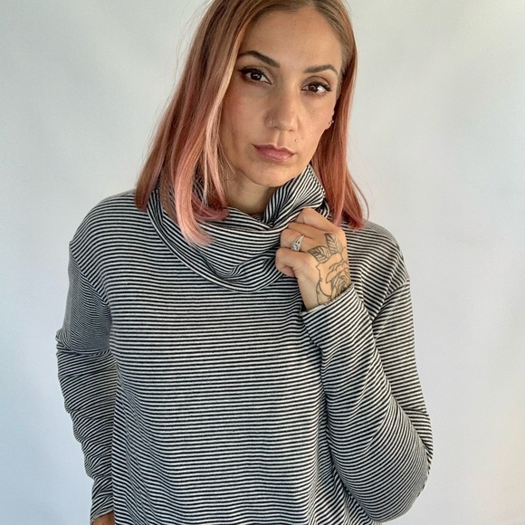 The Lady & The Sailor Turtleneck Sweatshirt - Picture 2 of 10